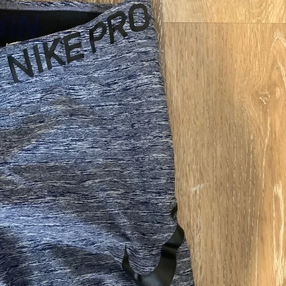 Nike Pro Leggings - Picture 3 of 3